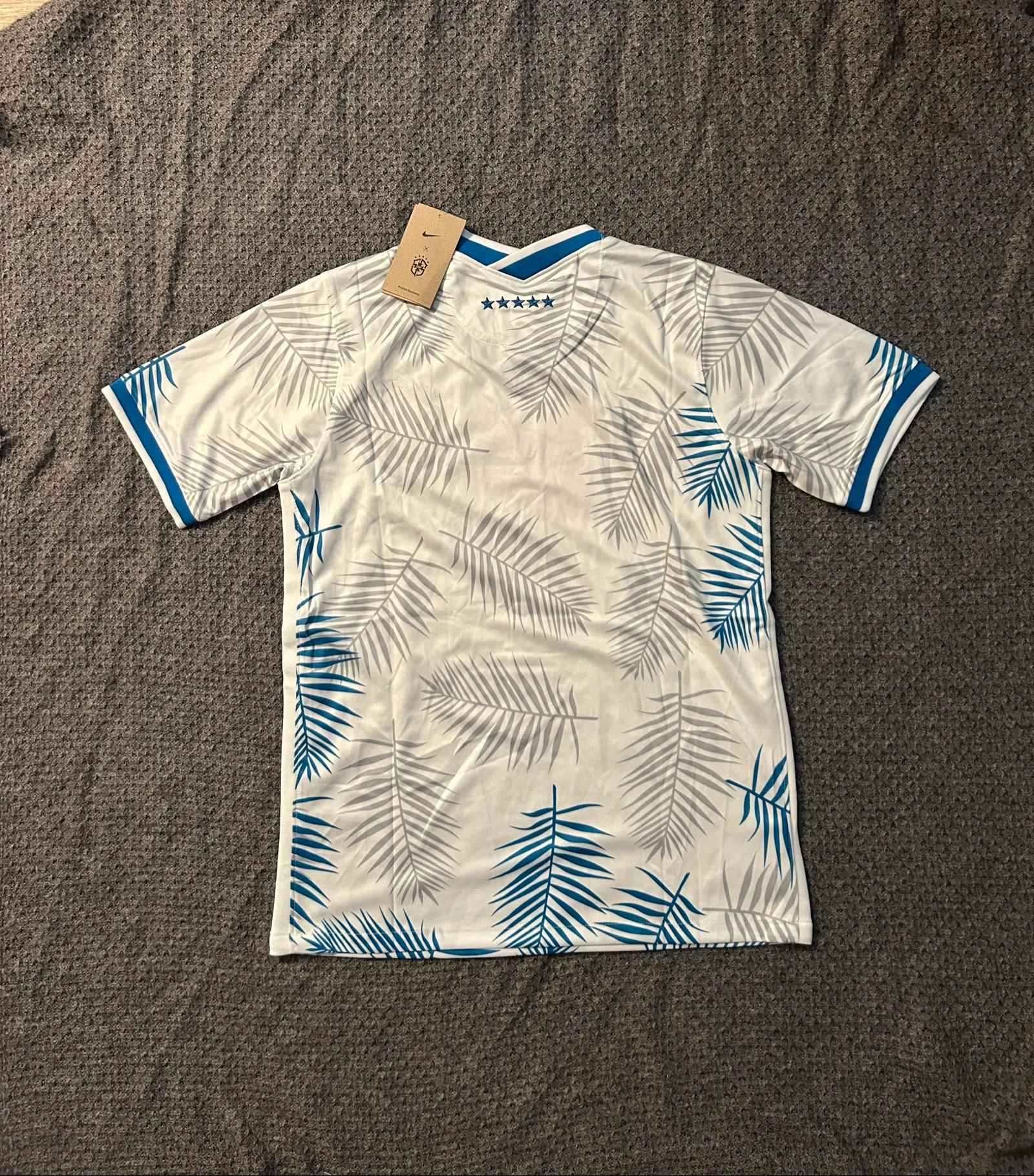 camisa Brasil folha azul e branco tamanho G – photo 2